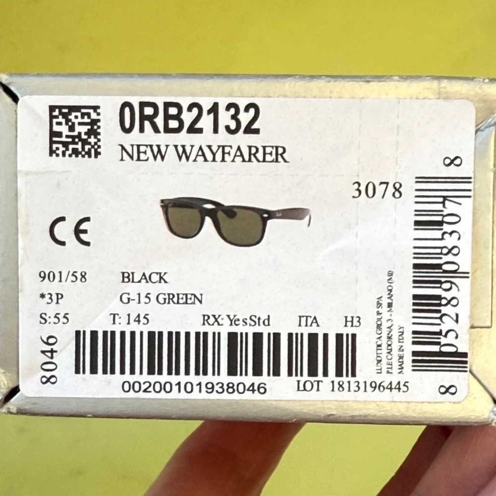 New in box Ray-Ban Classic Black Sunglasses